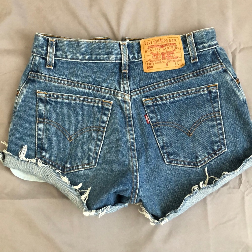 Levi’s | Vintage 550 High Waisted Cut off Shorts